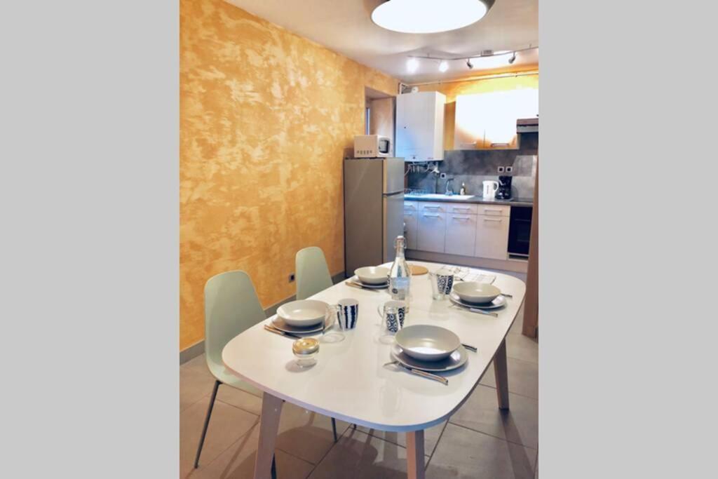 F3 - Neuf - 4/6 P - Lits King Size - Wifi - Cour Apartment Le Puy-en-Velay Exterior foto